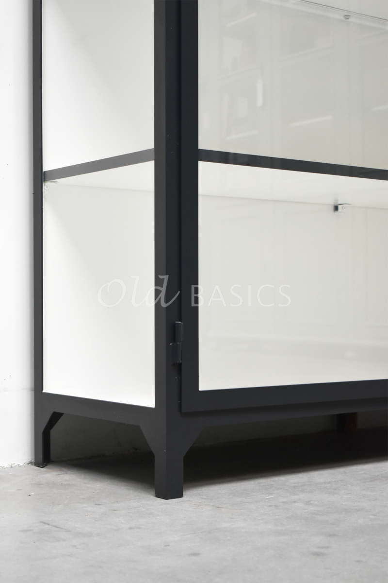 Detail van Apothekerskast Vitrine, 2 deuren, RAL7021, zwart, grijs, materiaal staal